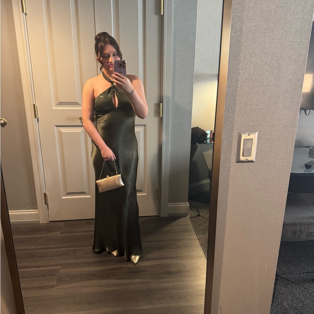 Elegant Satin Evening Gown - Green